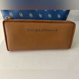 Dooney and Bourke zip wallet/clutch Tan